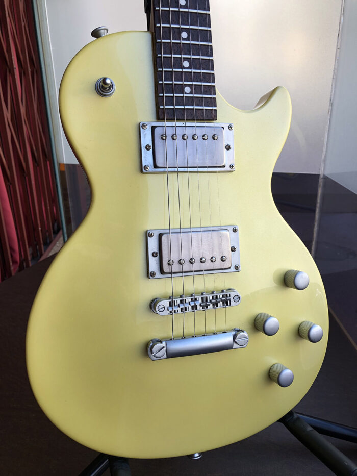 1998 Charvel Refinement R-S43 Pearl Yellow