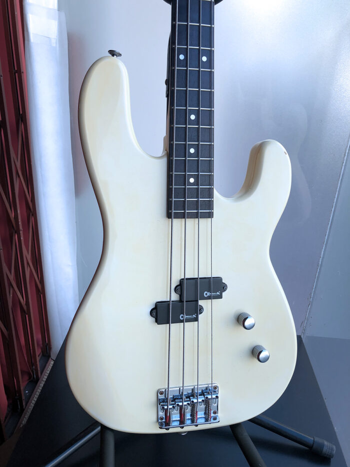 1989 Charvette 400 Bass, Like Charvel 1B, 400€/USD450
