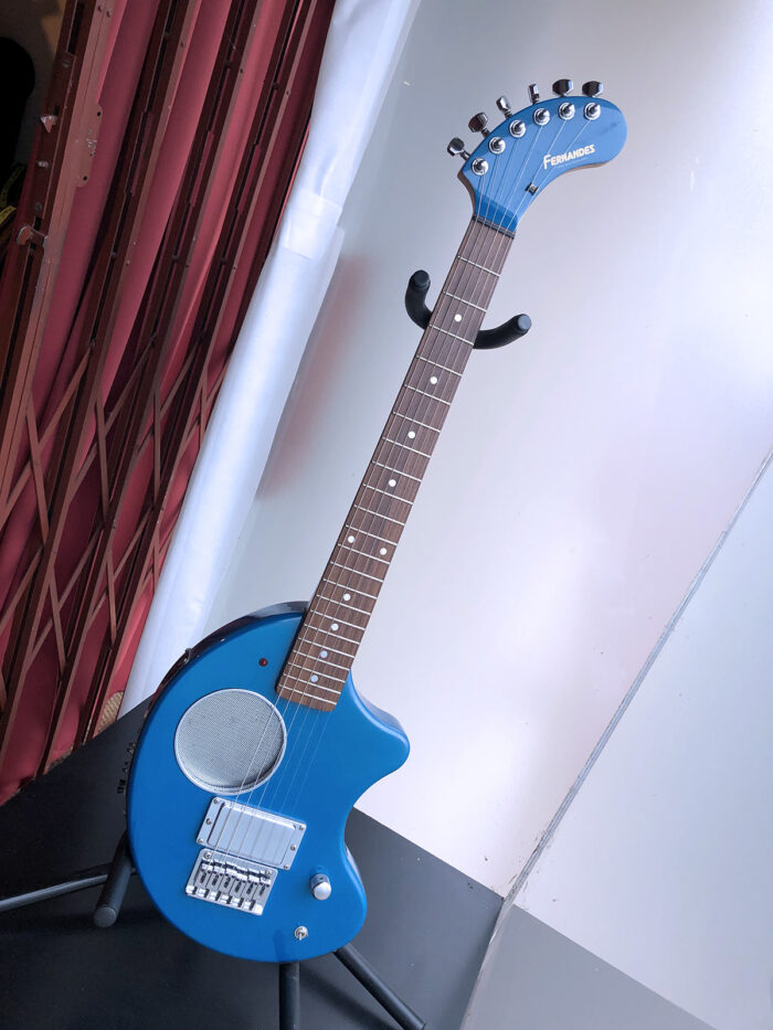 Fernandes Digi-Zo, Travel Guitar With Onboard Multi-FX, Deluxe Hard Case, 375€/USD420