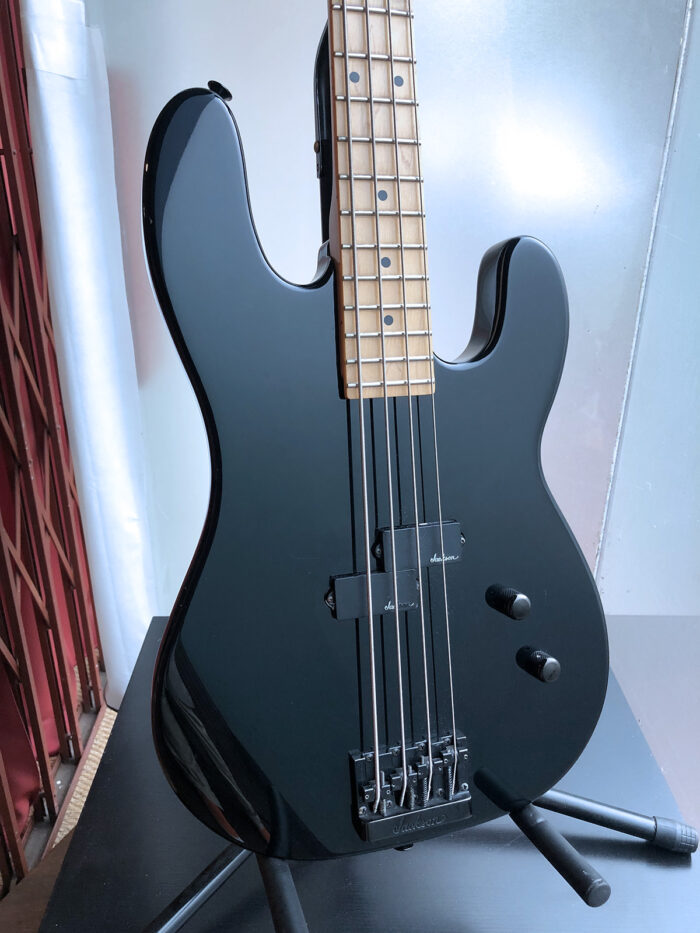 1987 Charvel 1B Bass, Original Gig Bag, 495€/USD540